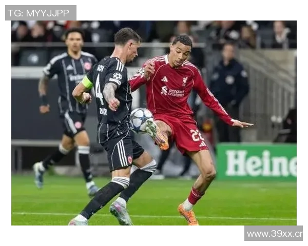 迪福分析认为埃基蒂克更适合担任红军9号位超越伊萨克