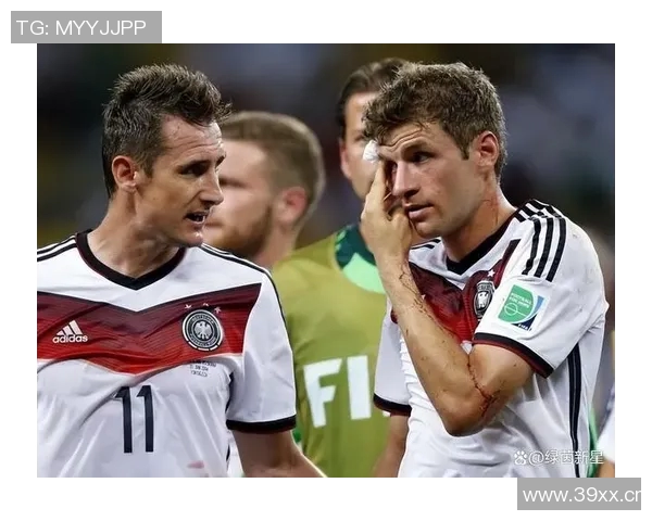 穆勒与德赖塞特尔亲密合影社交媒体上互称传奇人物 穆勒与德赖塞特尔亲密合影社交媒体上互称传奇人物