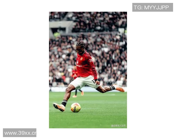 德里赫特谈曼联本赛季目标力争重返欧冠展现球队进步与提升潜力 德里赫特谈曼联本赛季目标力争重返欧冠展现球队进步与提升潜力