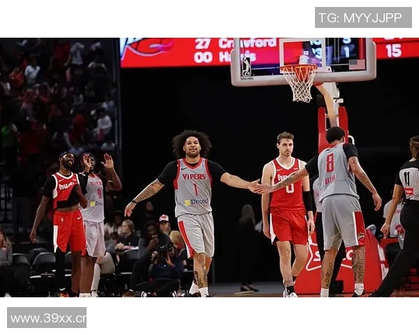 特纳状态回暖表现抢眼13投8中三分命中率高达625砍下23分6篮板4抢断1盖帽