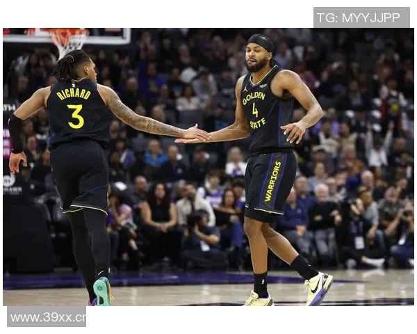 勇士再次迎战相同对手理查德与穆迪继续搭档库追巴首发出战