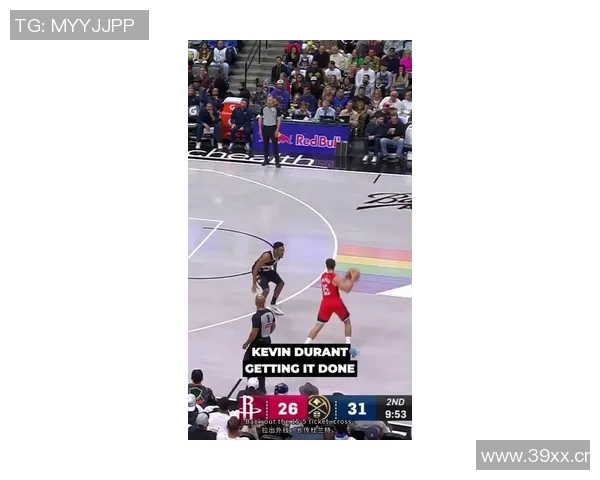 杰伦格林赛前积极热身投篮训练中展现笑容复出在望