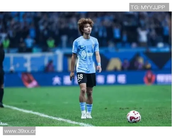 新国足平均年龄285岁年轻球员稀缺吕焯毅谢文能仅24岁引关注 新国足平均年龄285岁年轻球员稀缺吕焯毅谢文能仅24岁引关注