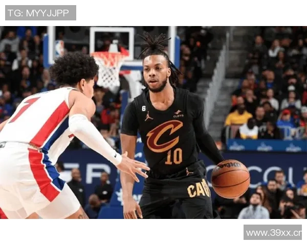 加兰半场表现出色12投5中贡献11分3助攻且零失误状态在线